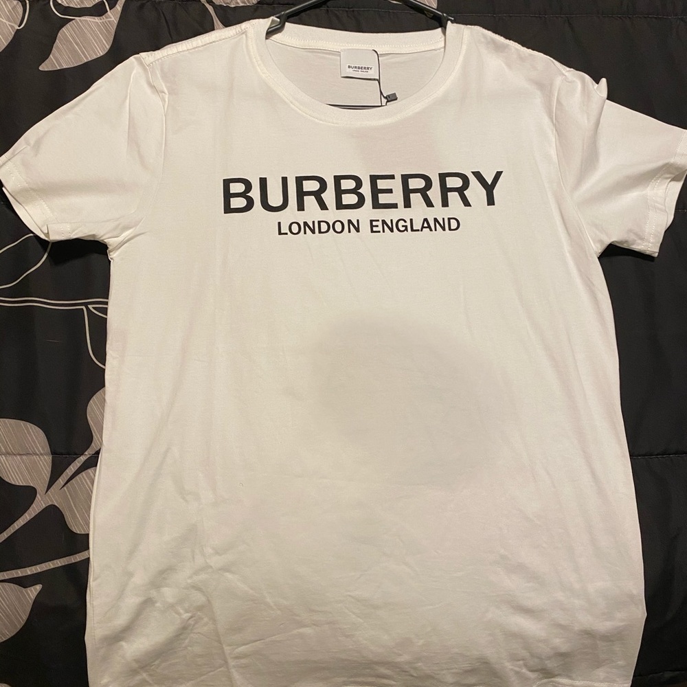 Women’s Burberry shirt